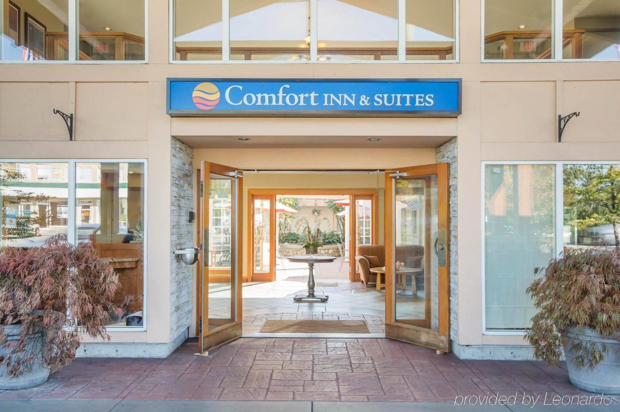 Econo Lodge Inn & Suites North Vancouver Exterior photo