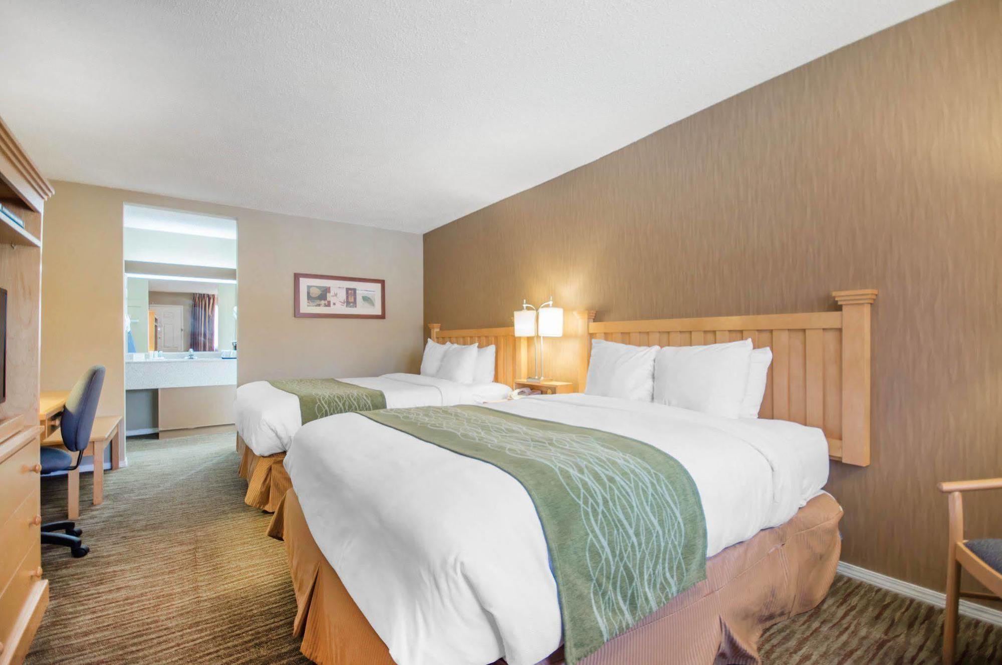 Econo Lodge Inn & Suites North Vancouver Exterior photo